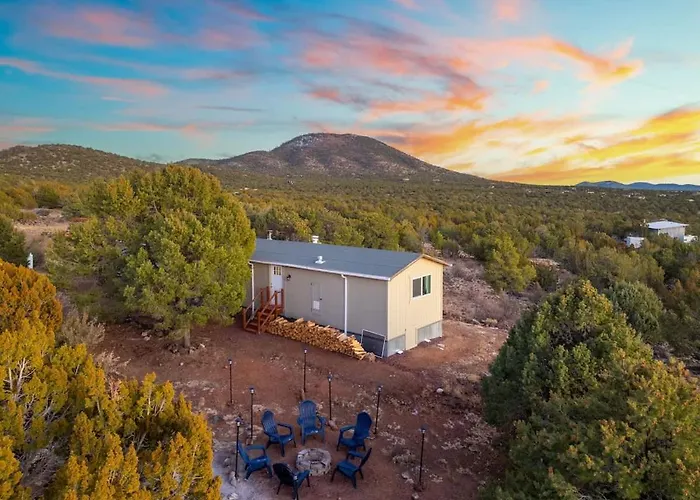 Tranquil 12-acre Haven By Grand Canyon Awaits Holiday home *